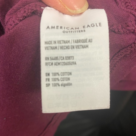 American Eagle Tshirt standard fit in x small - Picture 4 of 4